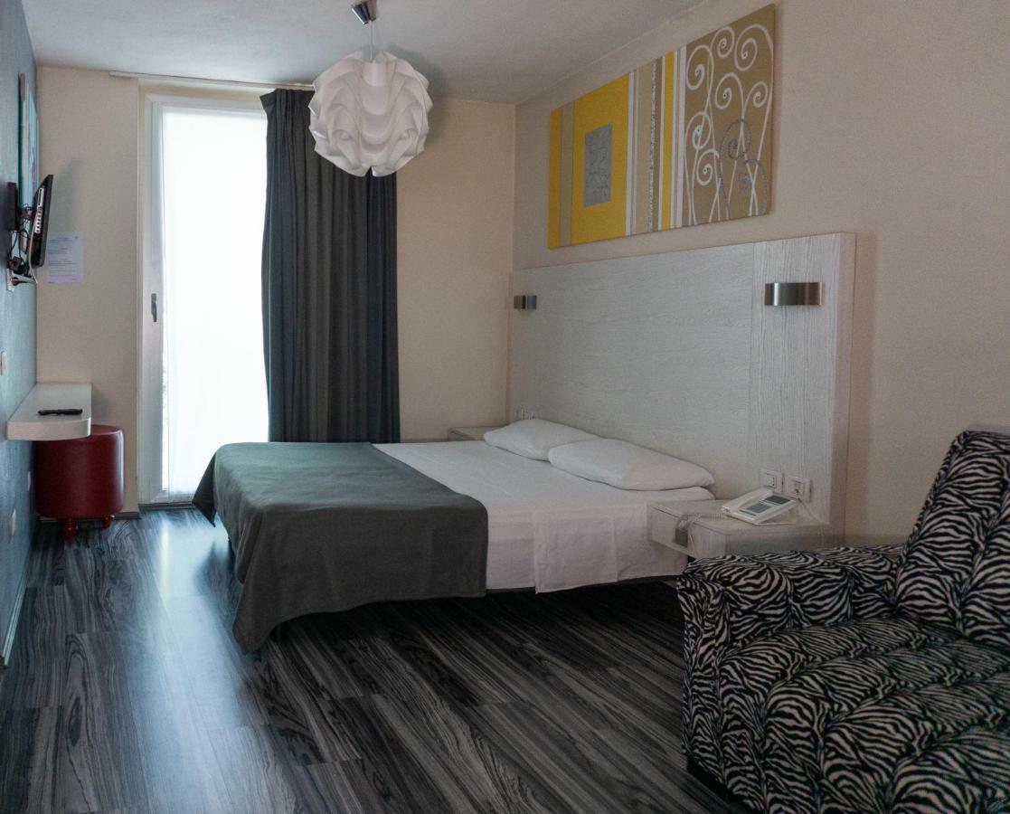 Atelier Hotel Design Gardone Riviera Extérieur photo